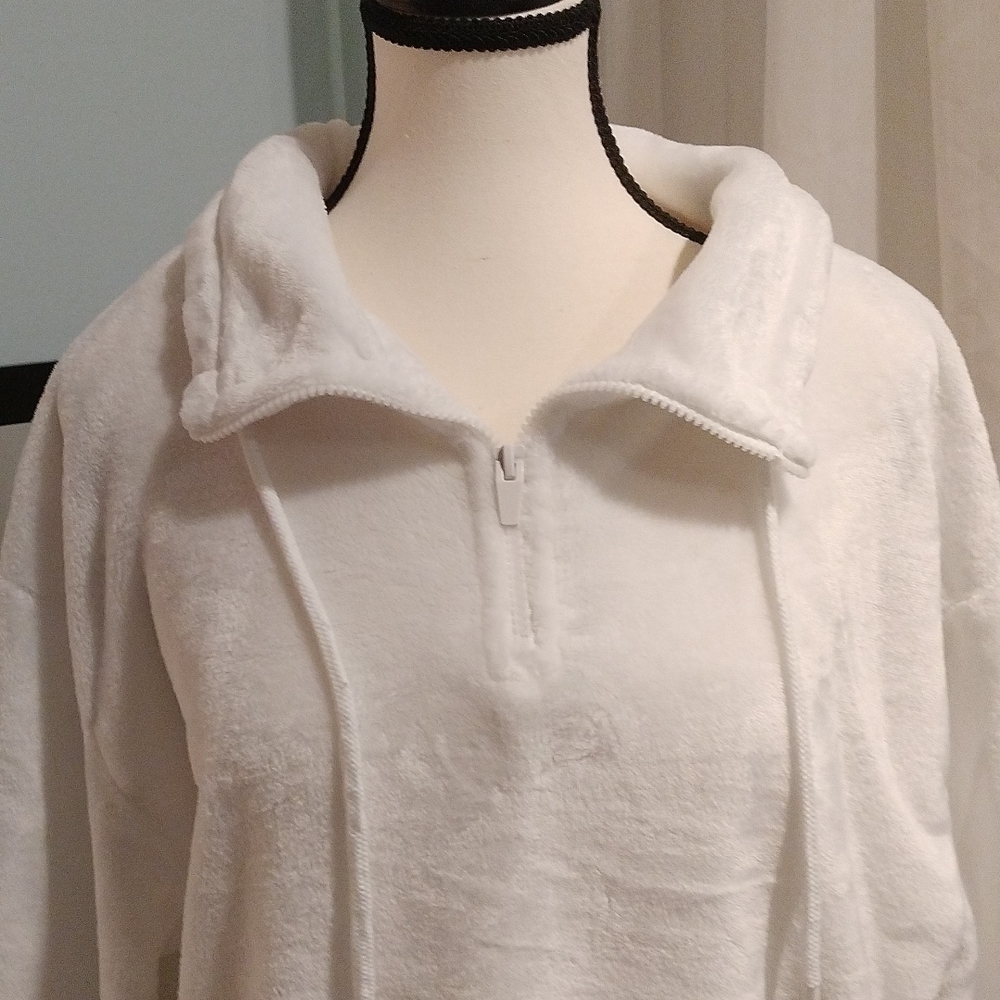 ⚜️ Secret Treasures Lounge Shirt - Picture 3 of 7